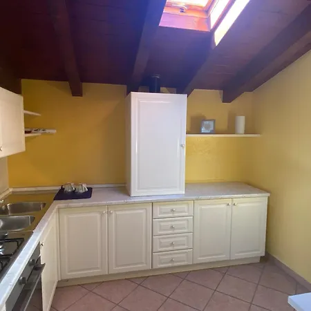 Relaxing Oasis In The Attic Tatil Evi Castiglione dʼIntelvi