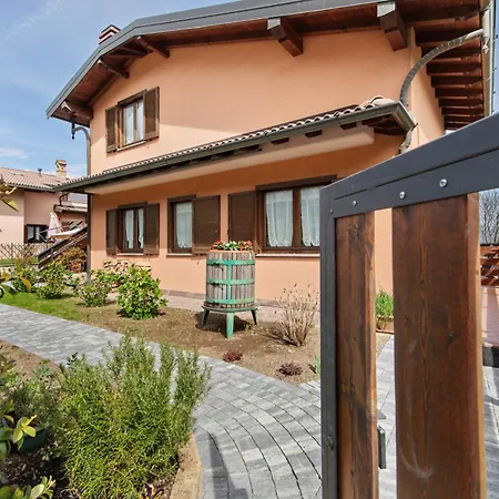 Intelvi House *