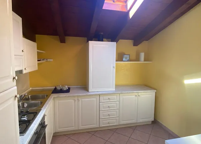 Relaxing Oasis In The Attic Vakantiehuis Castiglione dʼIntelvi