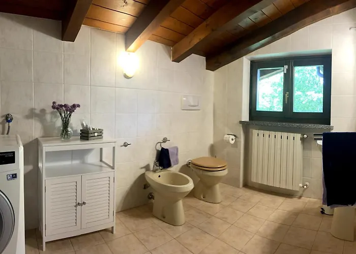 Vakantiehuis Relaxing Oasis In The Attic Castiglione dʼIntelvi