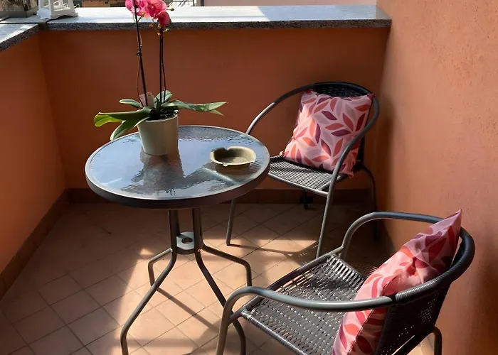 Relaxing Oasis In The Attic * Castiglione dʼIntelvi