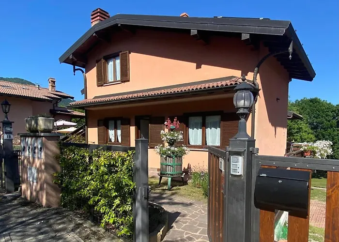 Relaxing Oasis In The Attic Castiglione dʼIntelvi