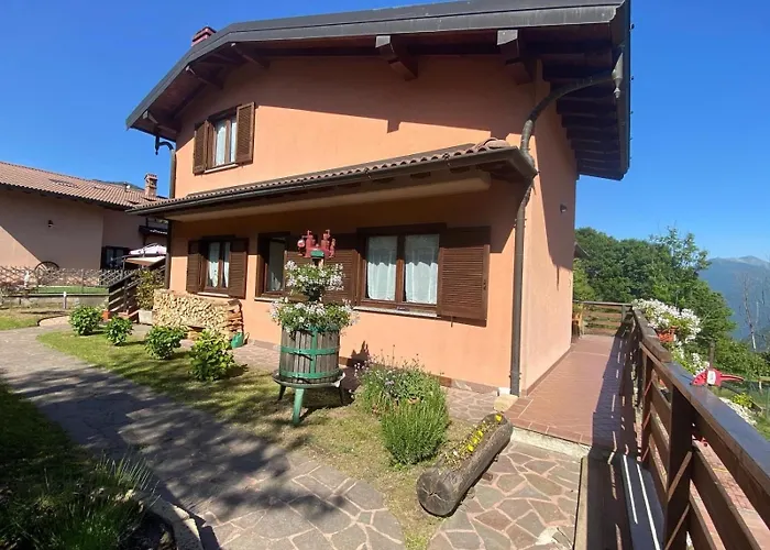 Relaxing Oasis In The Attic Ferienhaus Castiglione dʼIntelvi